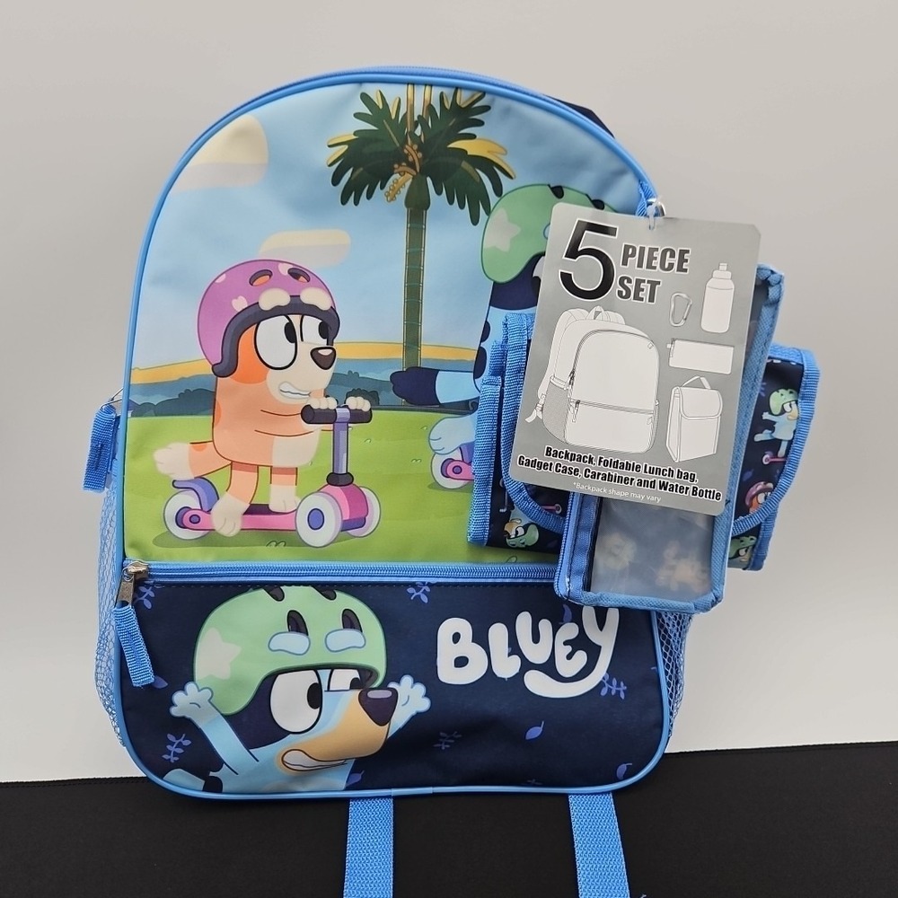 Bluey 5 Piece Set Backpack Lunch Bag Gadget Case Carabiner Water Bottle New